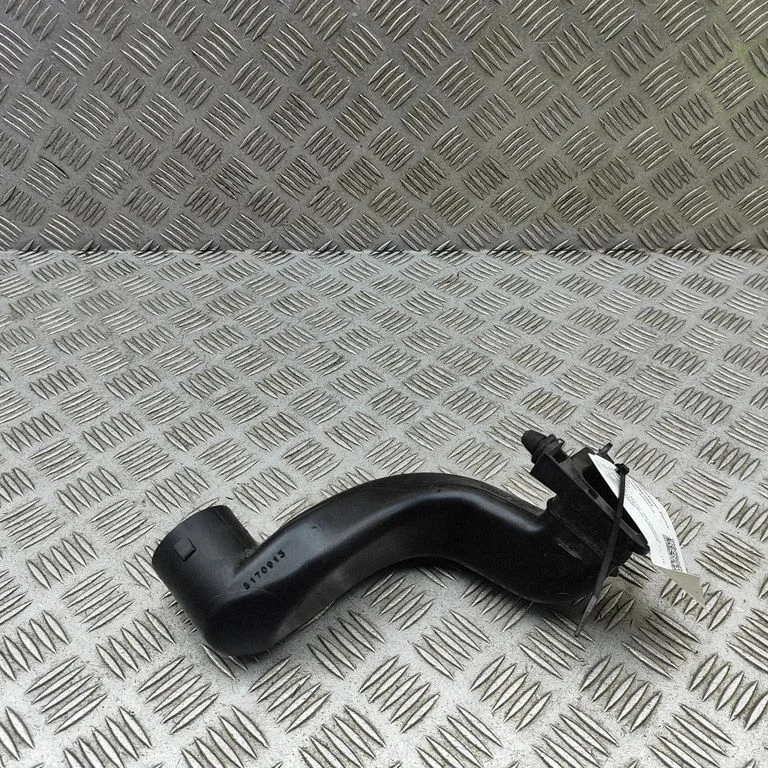 Air intake hose/pipe – Volvo V40 (2012-2019)
