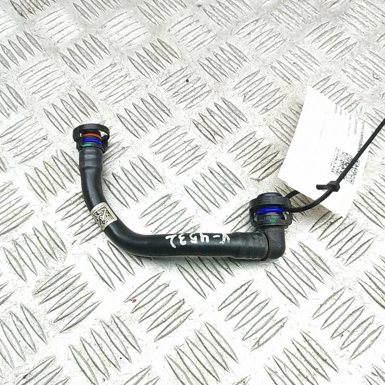 Kartera ventilācijas šļūtene 05E133366N