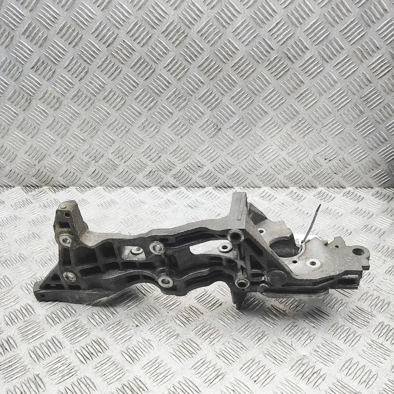 Generator/alternator bracket – Volkswagen Caddy (2015-2020)