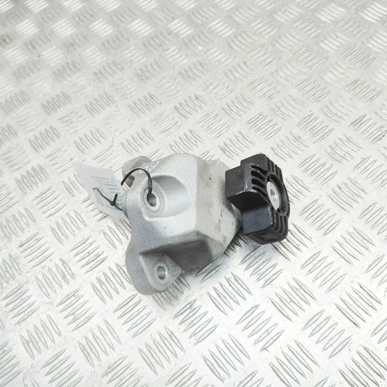 Engine mounting bracket 32298843