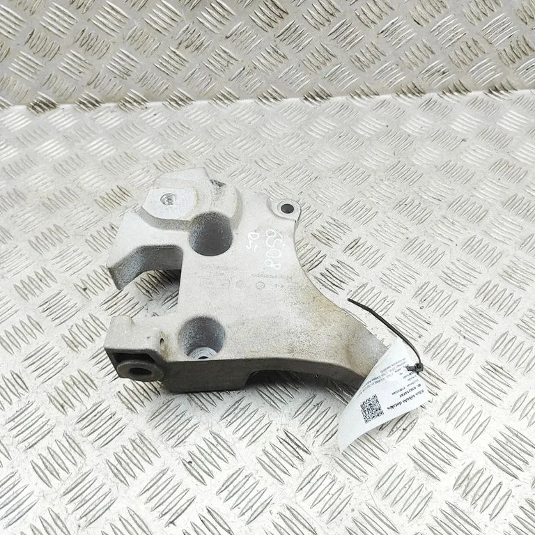 Engine mounting bracket PZ315G006AD