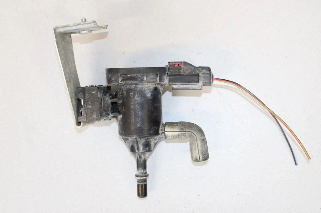 Engine mount vacuum valve – Mercedes-Benz A-Class W176 (2012-2018)