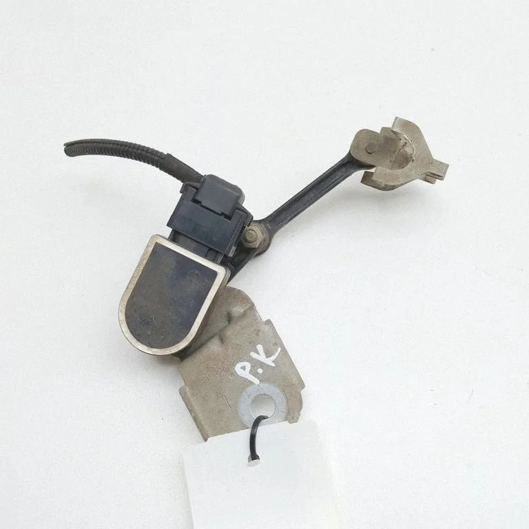 Augstuma devējs (priekšējo lukturu) A0009053704