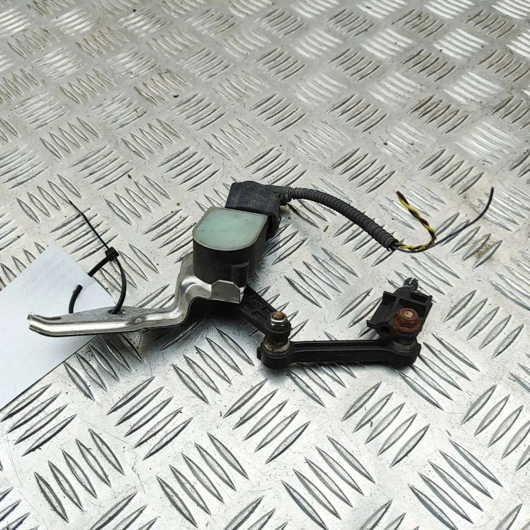 Headlight/headlamp level sensor – Audi Q7 4L (2005-2015)
