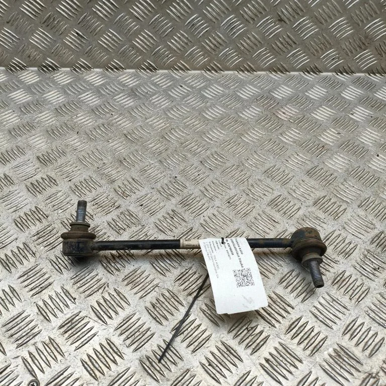 Priekšējā stabilizatora atsaite – Tesla Model S (2012-)