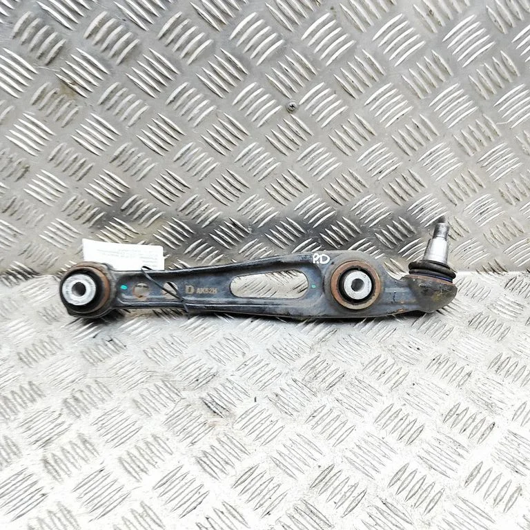 Front lower control arm/wishbone LR078477