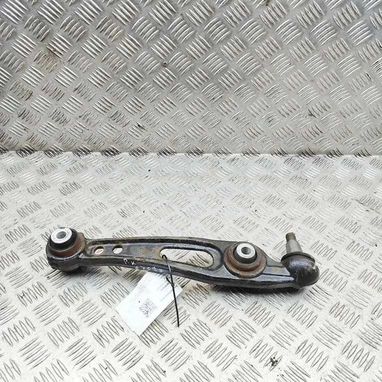 Priekšējā apakšējā svira/svārsts LR078479