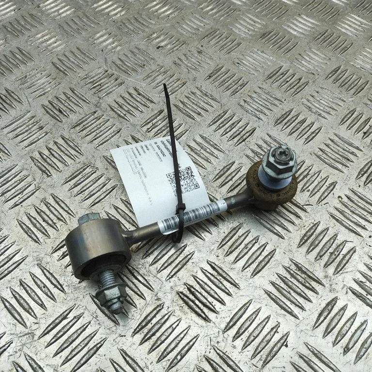 Aizmugurējā stabilizatora stienis 8469486