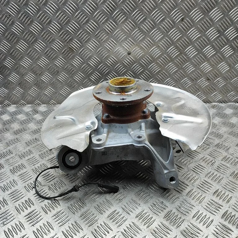 Rear wheel hub 1544038