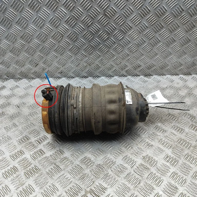 Aizmugurējais pneimatiskais (gaisa) spilvens – Porsche Taycan 9J1 (2019-)