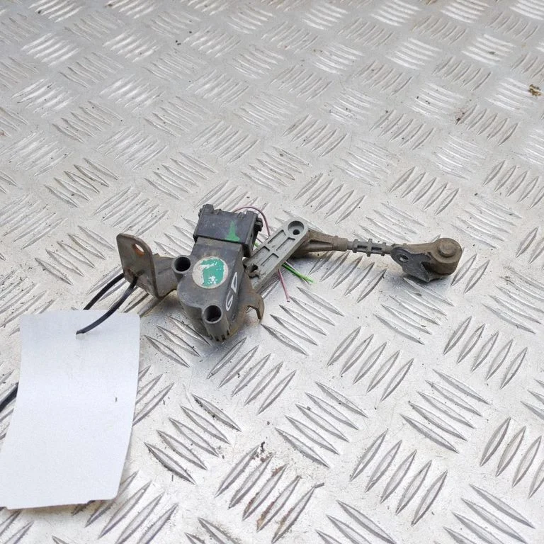 Aizmugurējās gaisa balstiekārtas augstuma sensors LR090681