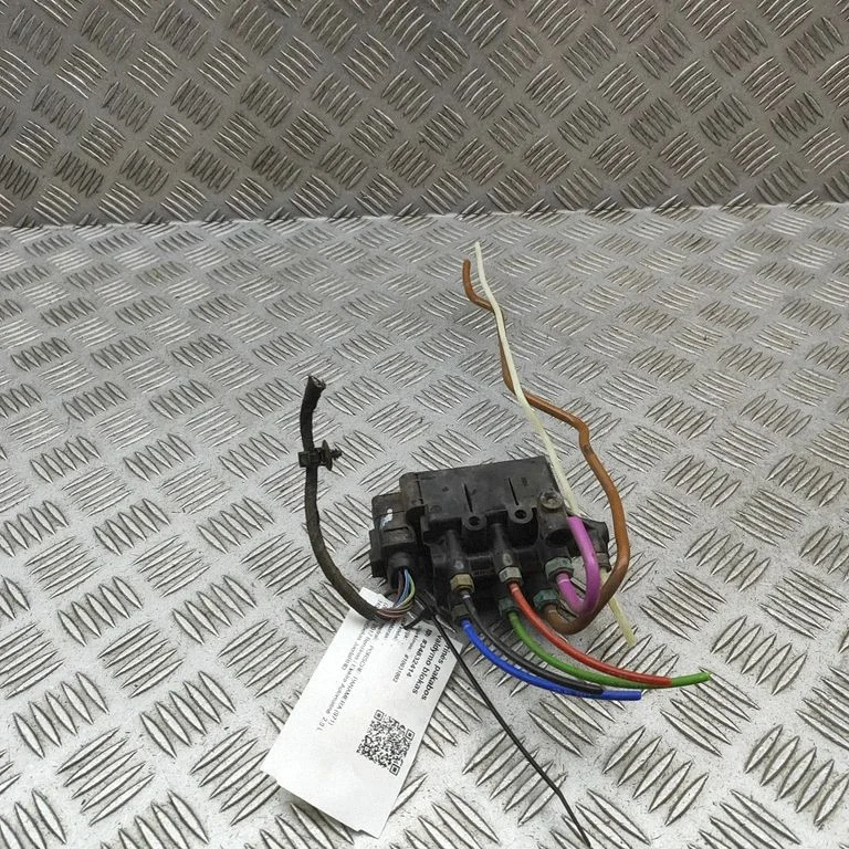 Sterownik zawieszenia pneumatycznego (tył) 971616013A