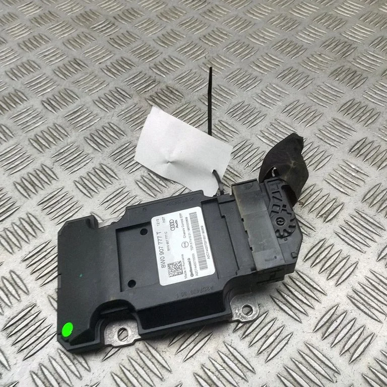 Gaisa balstiekārtas vadības bloks (aizmugurējais) 8W0907777C