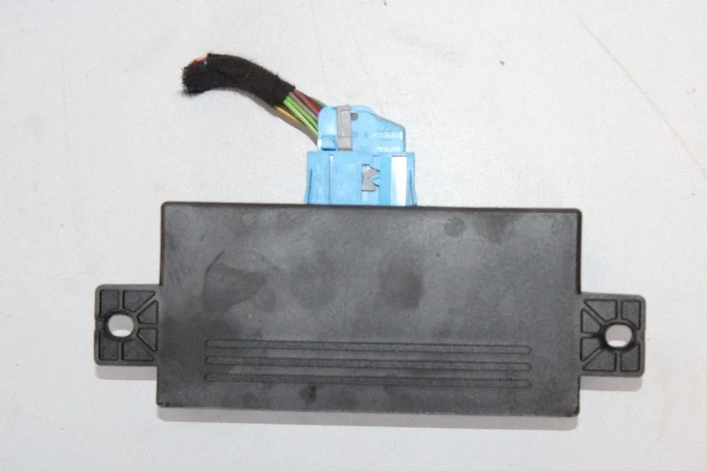 Gaisa balstiekārtas vadības bloks (aizmugurējais) A2129003608