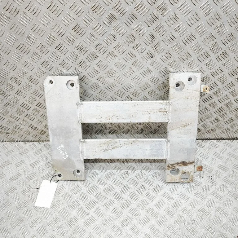 Käigukasti kinnitusklamber 97050462301