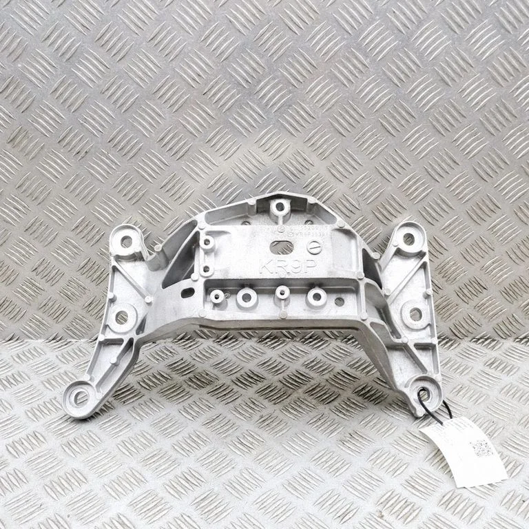 Ātrumkārbas stiprinājuma kronšteins KR9P39381