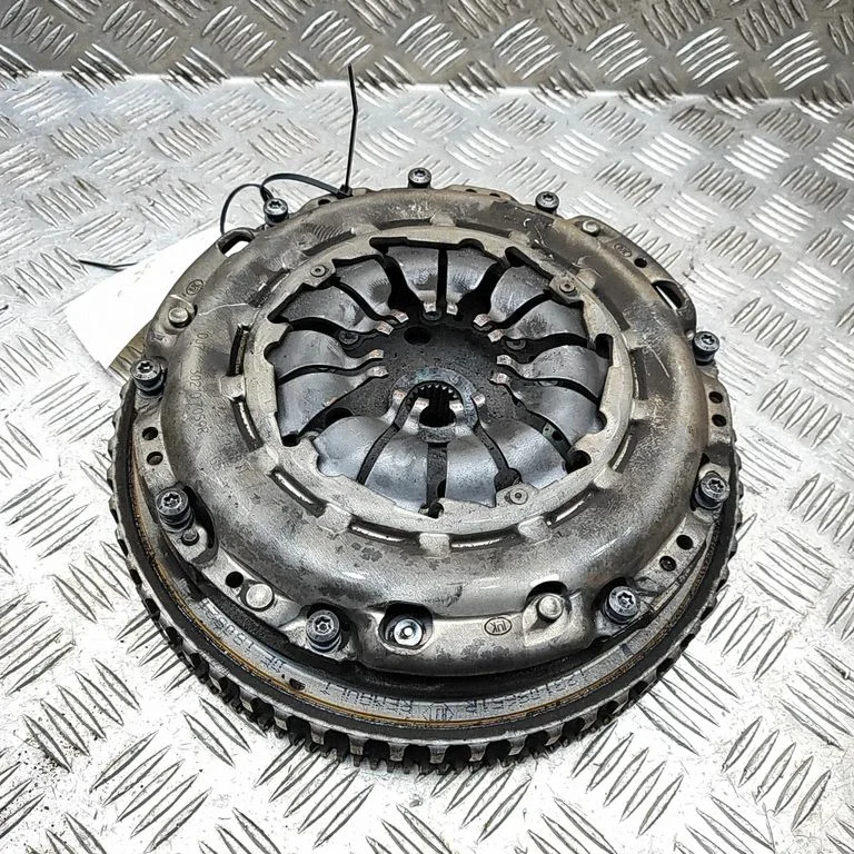 Sidurikomplekt – Nissan Juke II F16 (2019-)