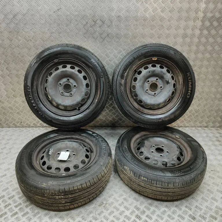 R15 vieglmetāla disks (-i) 2K0601027B
