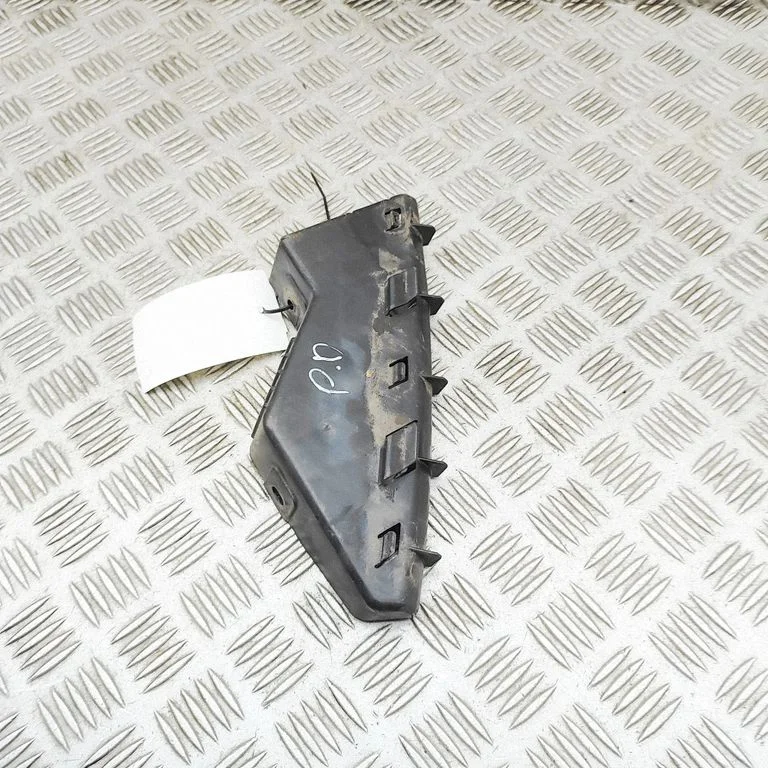 Priekšējā bampera turētājs 865522W000