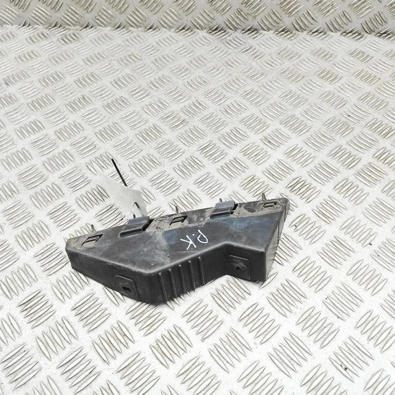 Priekšējā bampera turētājs 865512W000