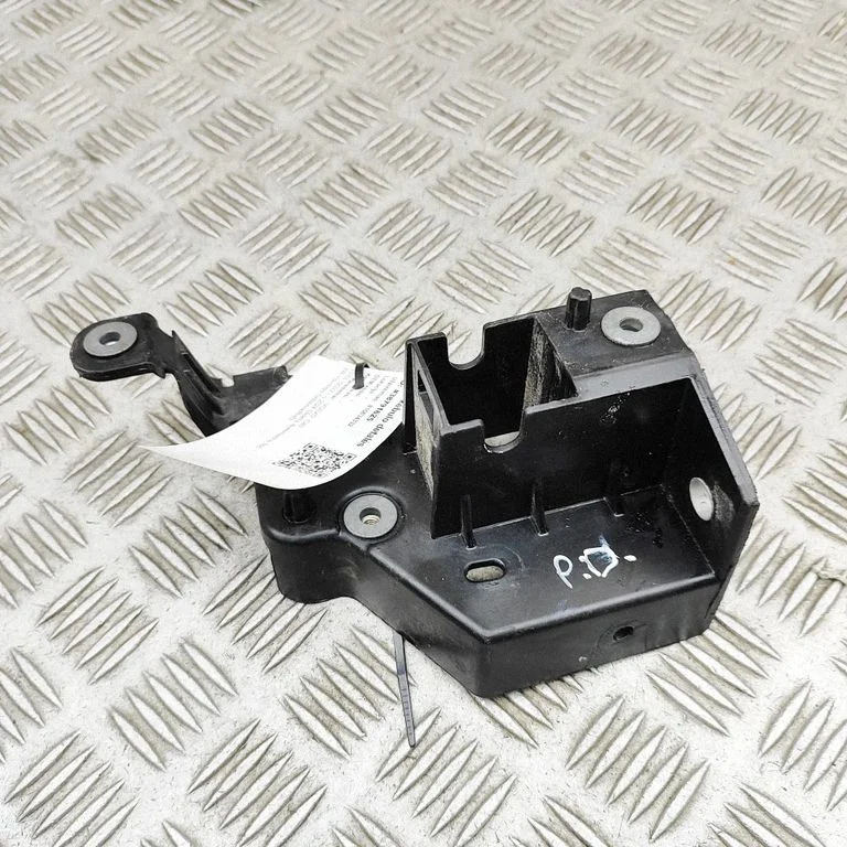 Esistange kinnitusklamber 31469371 – Volvo EC40 (2024-)