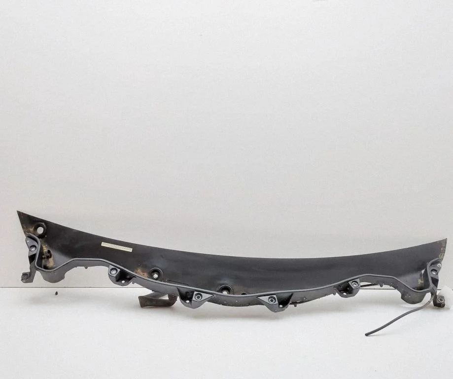 Wiper trim 107650900B