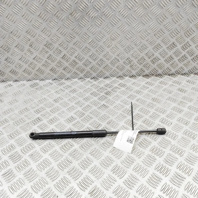 Motora pārsega amortizators 81161D4001