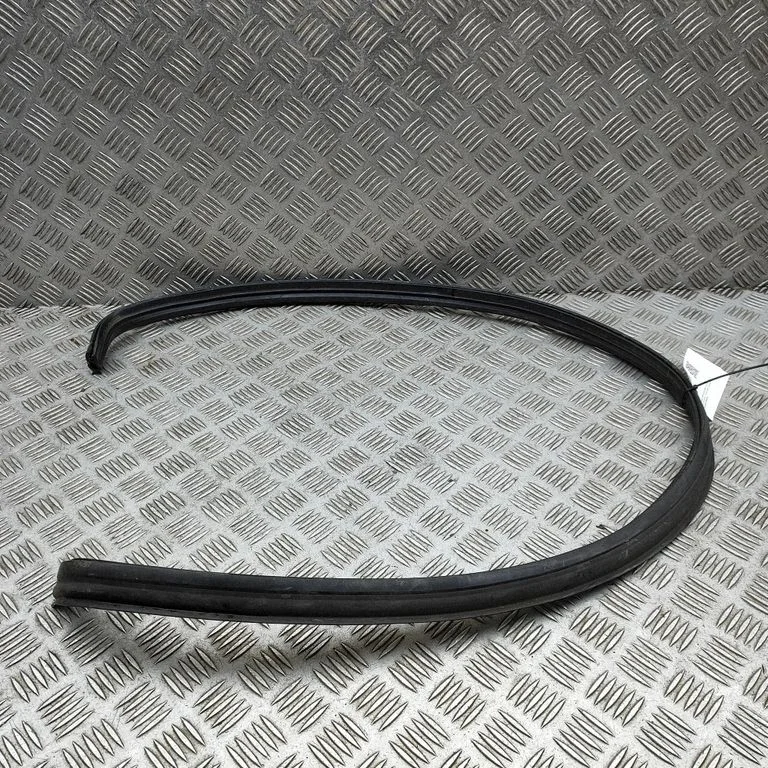 Motora nodalījuma gumija A9108870000