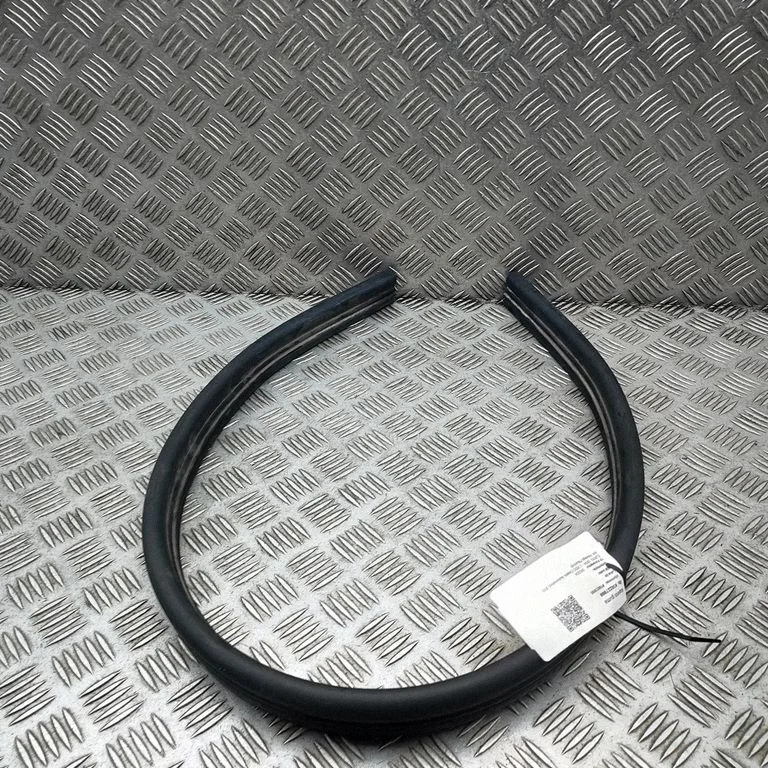 Motora nodalījuma gumija 5LA823723