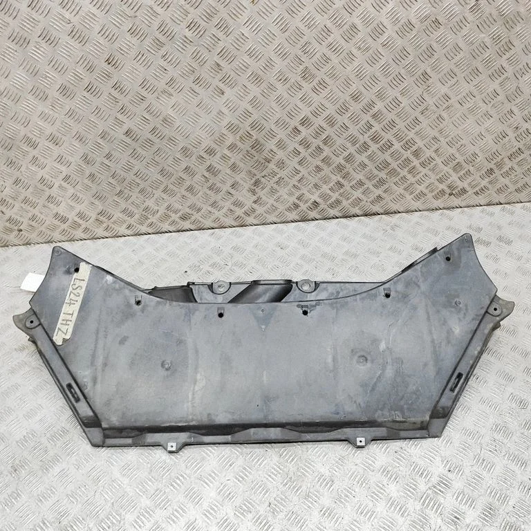 Center/middle under tray cover – Toyota bZ4X (2022-)