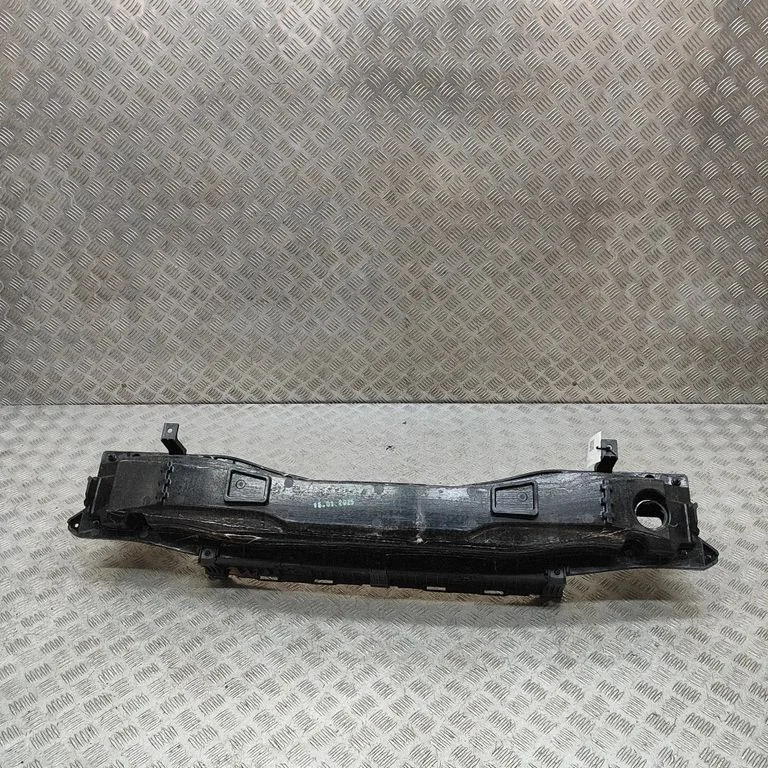 Tagumise kaitseraua põikitala 86631R2000