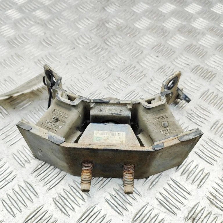 Ātrumkārbas spilvens EB3G7E373AB