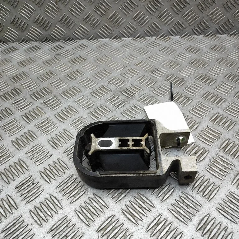 Gearbox mount 31359652