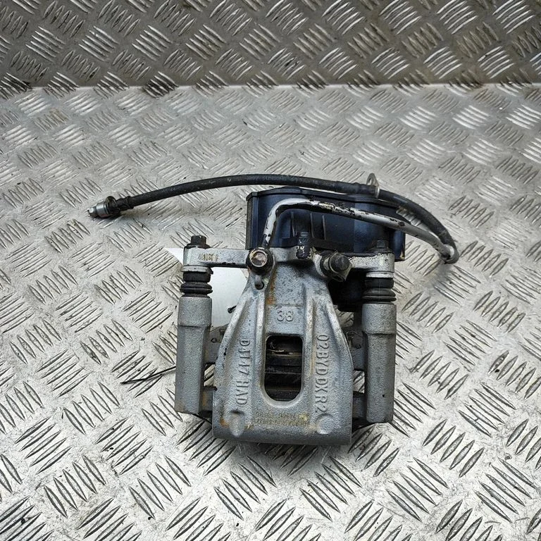 Rear brake caliper SA3HJU3502200