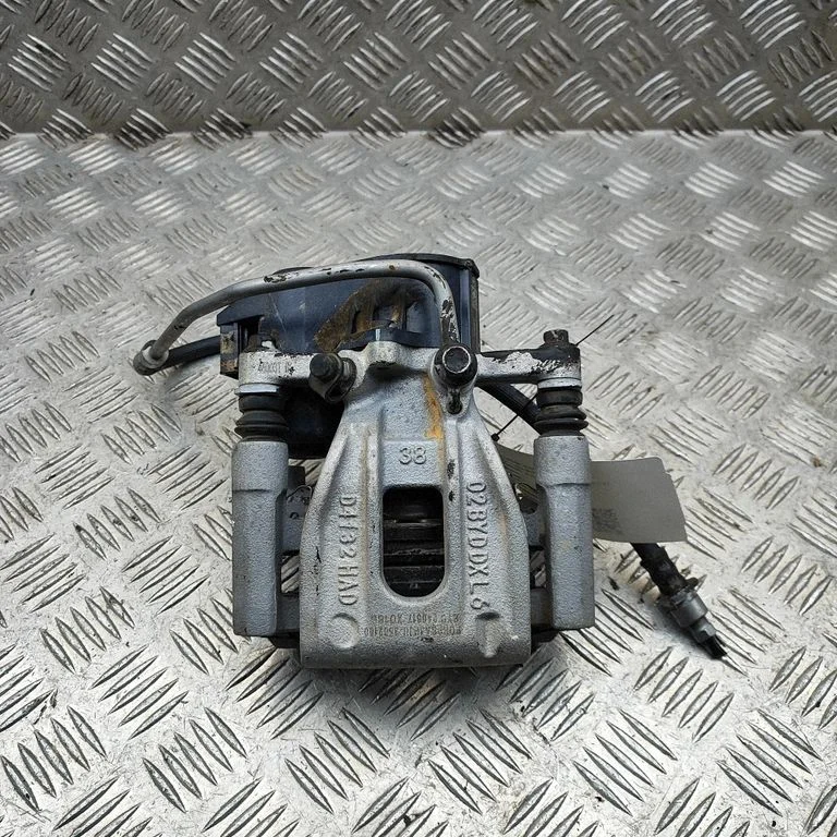 Rear brake caliper SA3HJU3502100