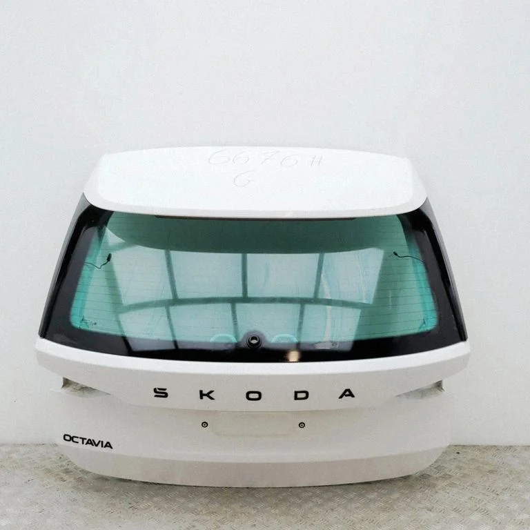 Aizmugurējais vāks (bagāžnieka) 5E7827023A