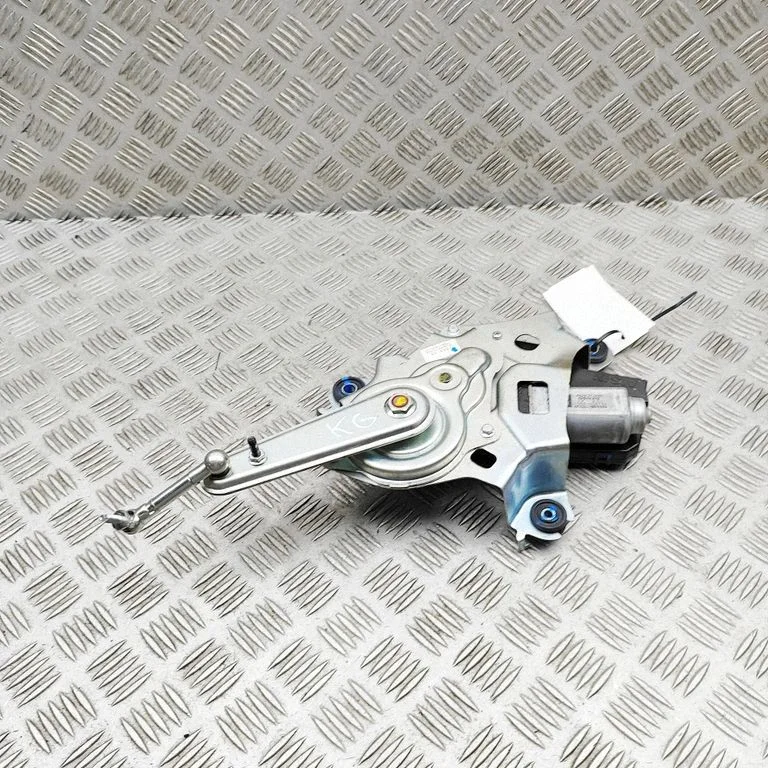 Tagaluugi sulgemismootor – Lexus GS 250 350 300H 450H (2013-)