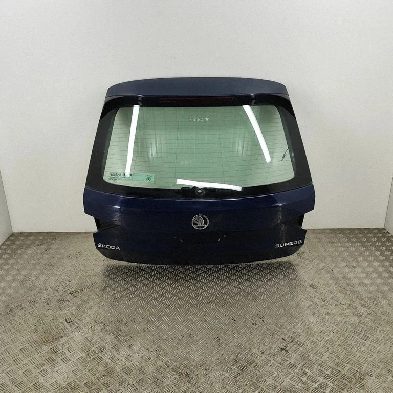 Aizmugurējais vāks (bagāžnieka) 3V9827023D