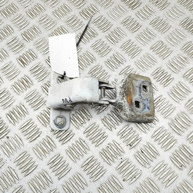 Priekšējā augšējā eņģe 804000006R