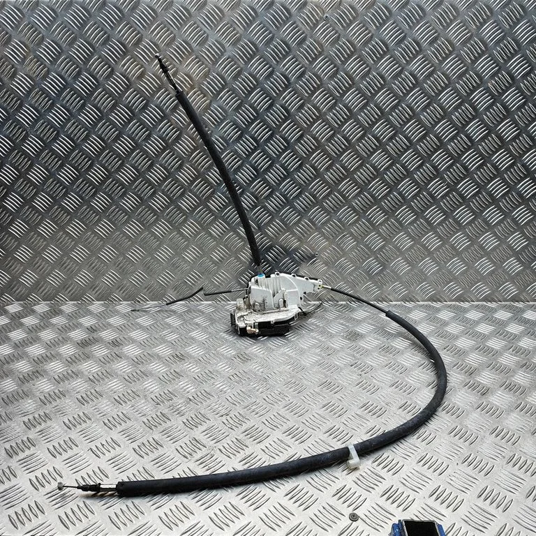 Priekšējo durvju slēdzene 670032943