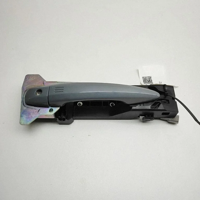 Esiukse välimine käepide 806105MP5A