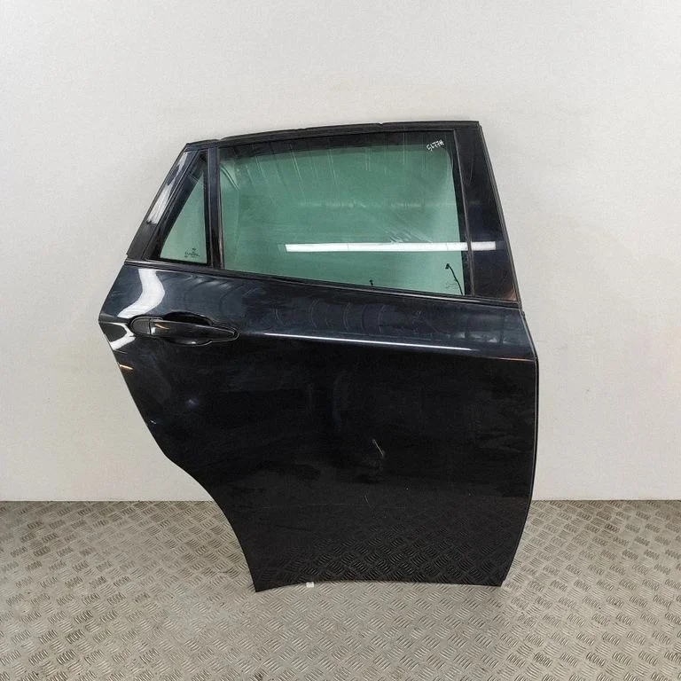 Aizmugurējās durvis 7198161
