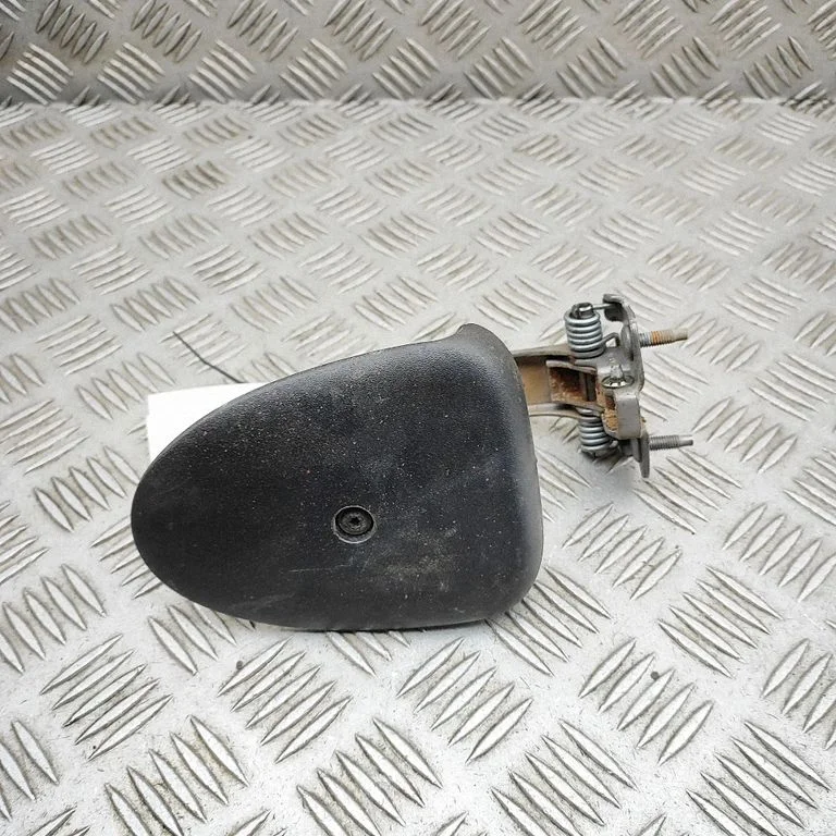 Rear door check strap stopper – Renault Trafic III (X82) (2014-)
