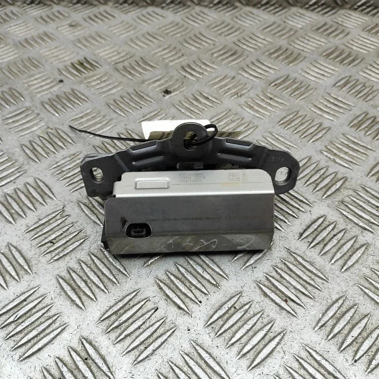 Aizmugurējo durvju slēdzene PZ31V43288BD