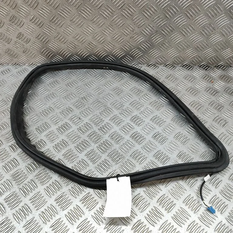 Tagaukse tihend (kere pool) – Mercedes-Benz GLS-klass X166 (2015-2019)