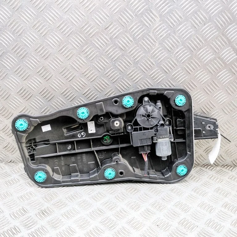 Aizmugurējā el. loga pacēlāja mehānisms bez motoriņa 5Q0959408D