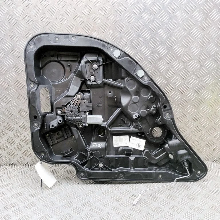 Podnośnik szyby tylnej z silniczkiem A2137306705