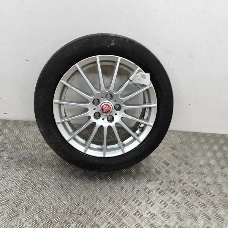 R17 alloy rim – Jaguar XE (2015-)