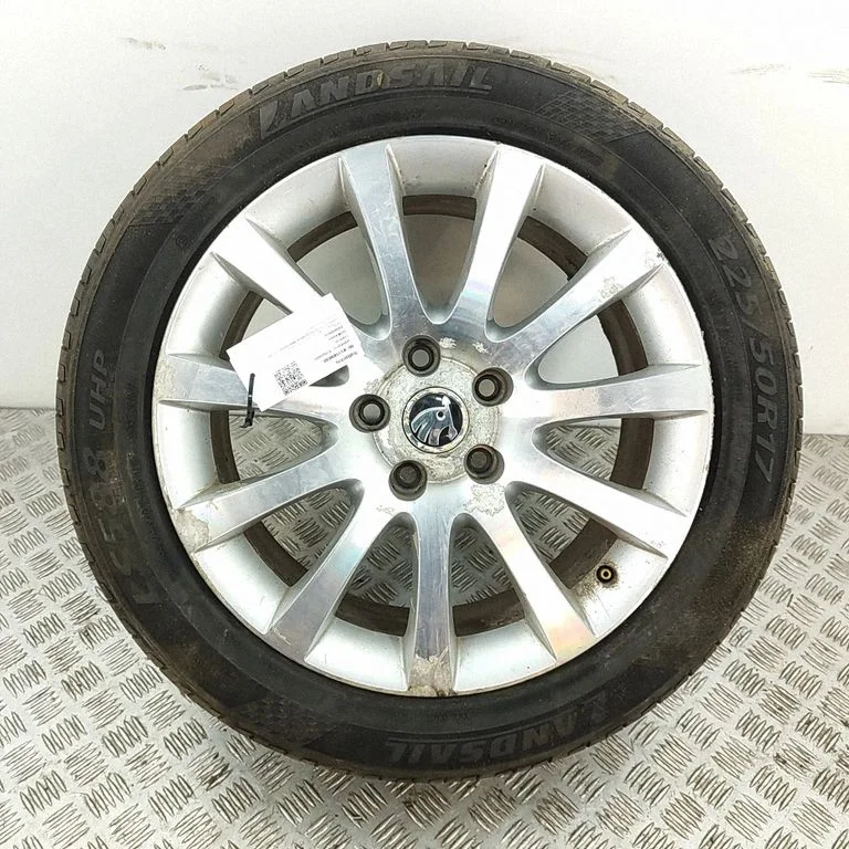 R17 alloy rim 5L0601025