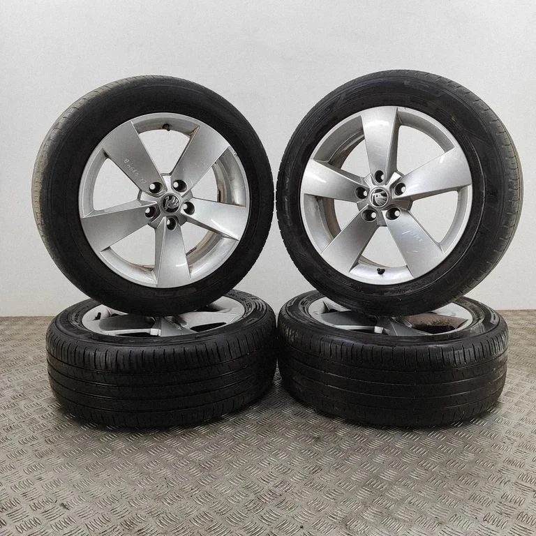 R17 alloy rim 57A601025F